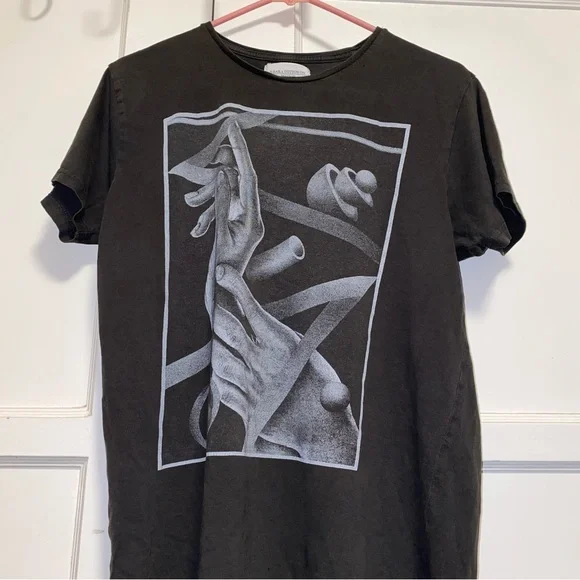 T-Bar x Cotton On Medium Faded Black Short Sleeve Tee with Modern Graphic - Picture 15 of 15